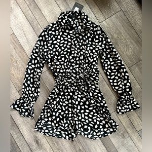 NWT Pretty little thing romper.